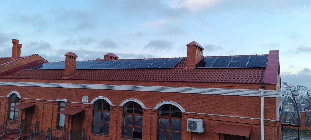 Сонячна електростанція для теплиці